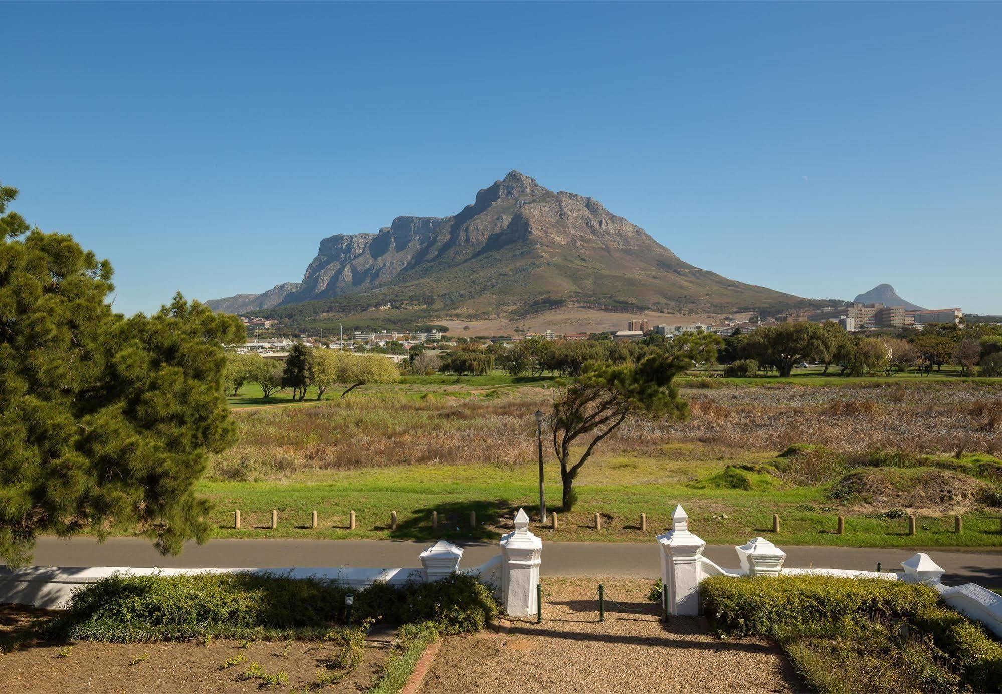 Protea Hotel By Marriott Cape Town Mowbray Eksteriør bilde
